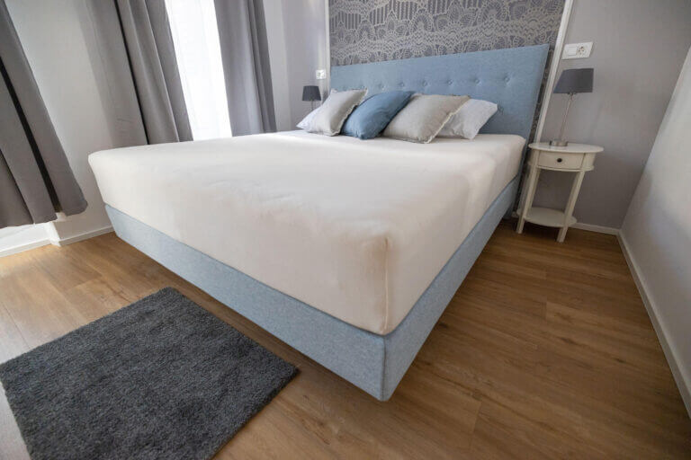 vzmetnice oz. Ležišče Leticia v BoxSpring izvedbi