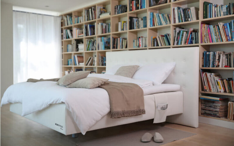 postelja BoxSpring One bela barva usnjena postelja