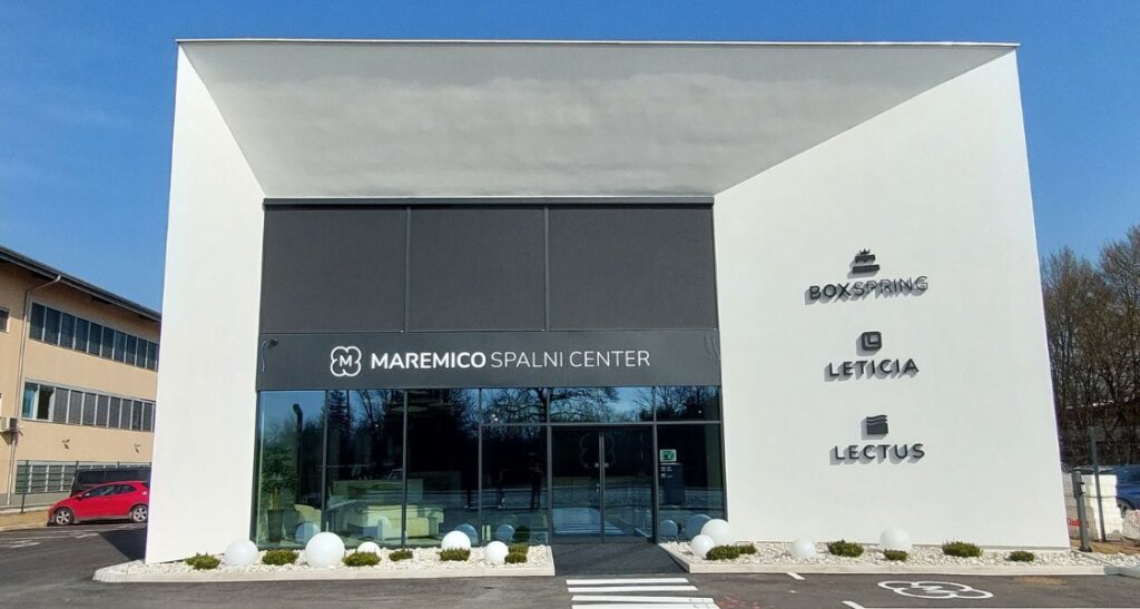 Klinasta blazina – rešitev za miren spanec Spalni center Maremico